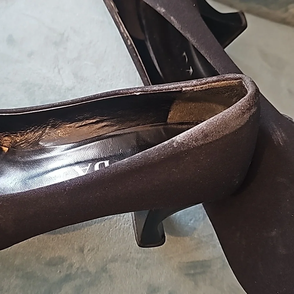 Authentic Vintage Prada Black Satin Architectural Funnel Heel Pumps 😍